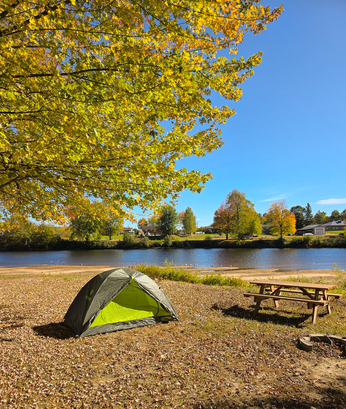 Riverside Campsite - Camping Pont Blanc