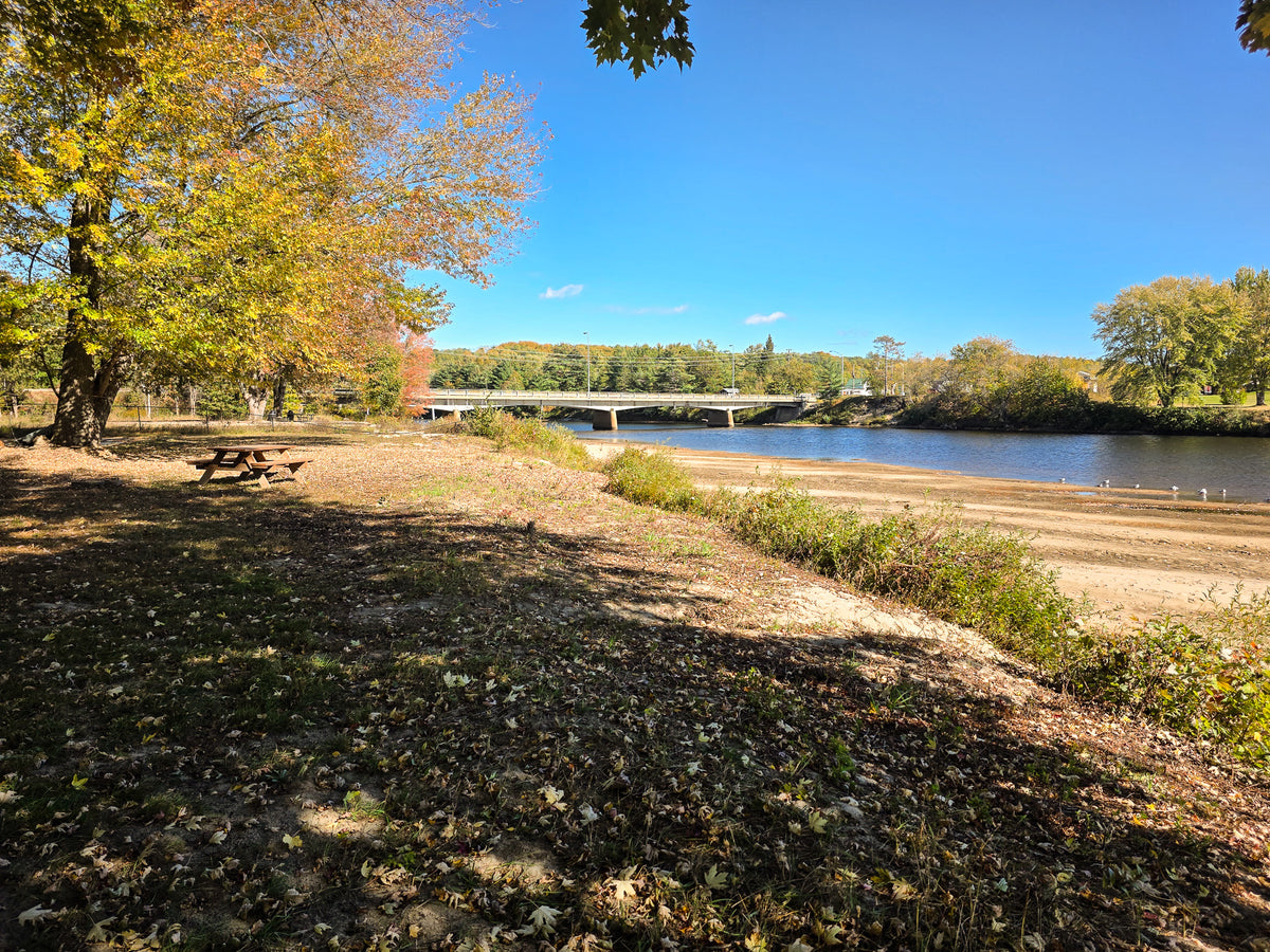 Riverside Campsite - Camping Pont Blanc