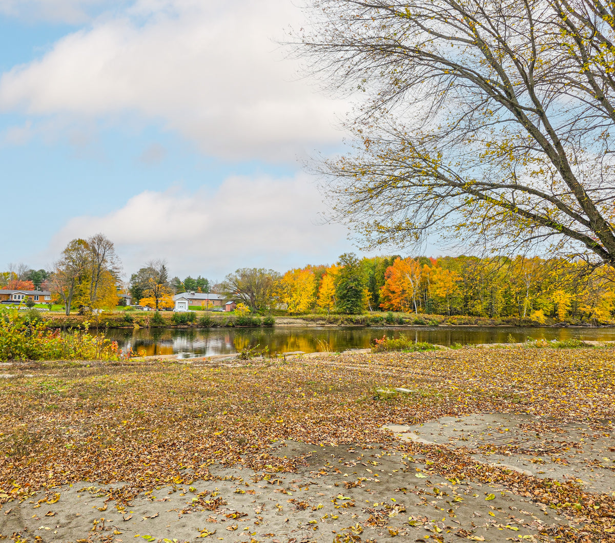 Riverside Glamping Sites - site E